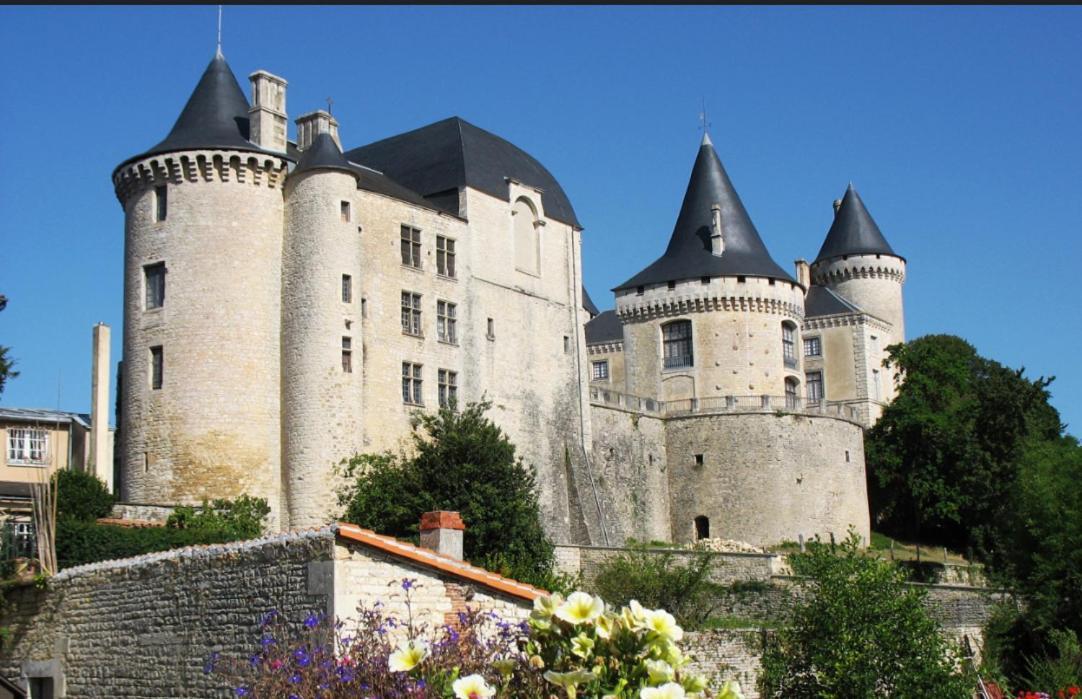 La Tuilerie Acomodação com café da manhã Verteuil-sur-Charente Exterior foto