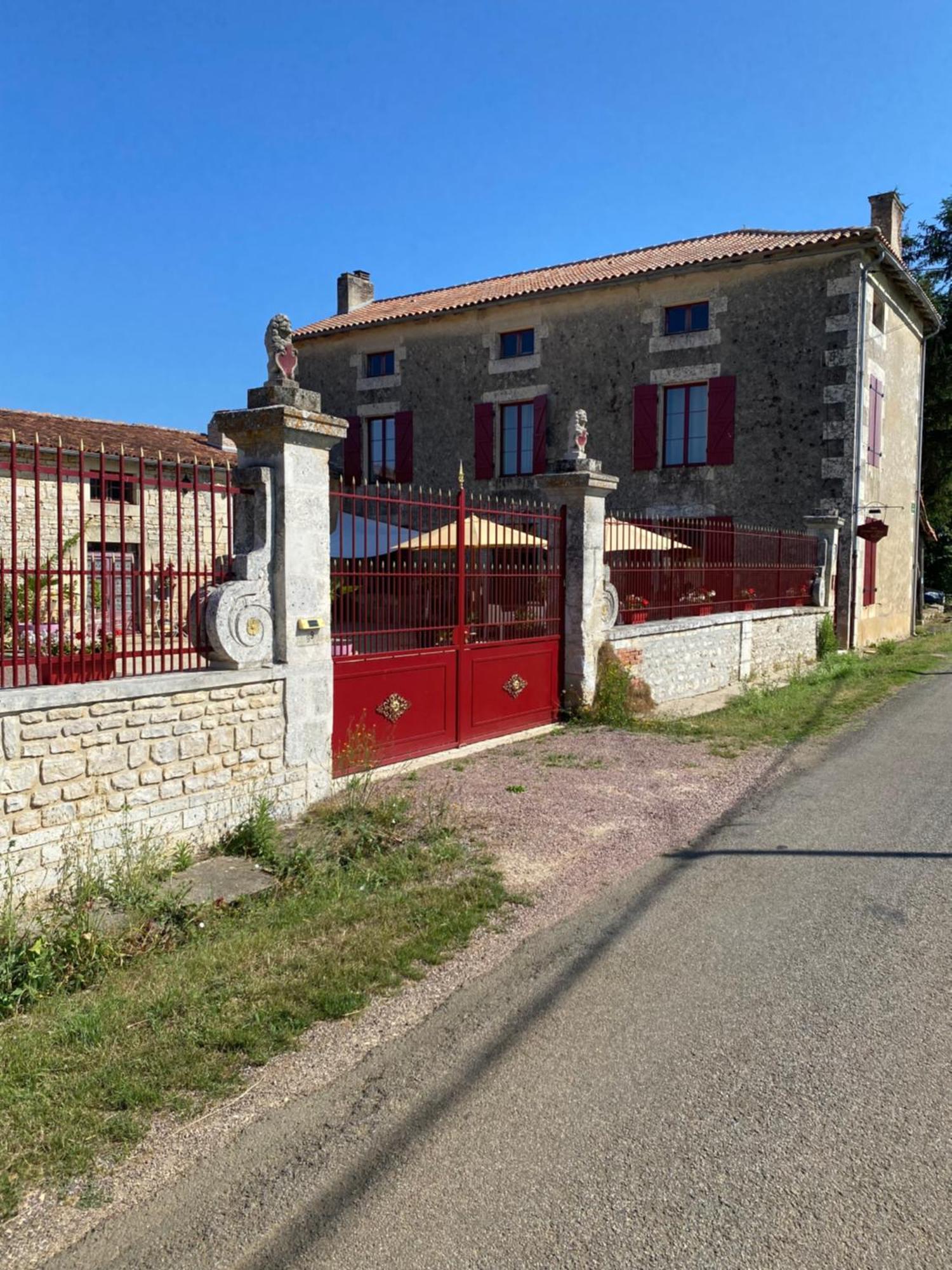 La Tuilerie Acomodação com café da manhã Verteuil-sur-Charente Exterior foto